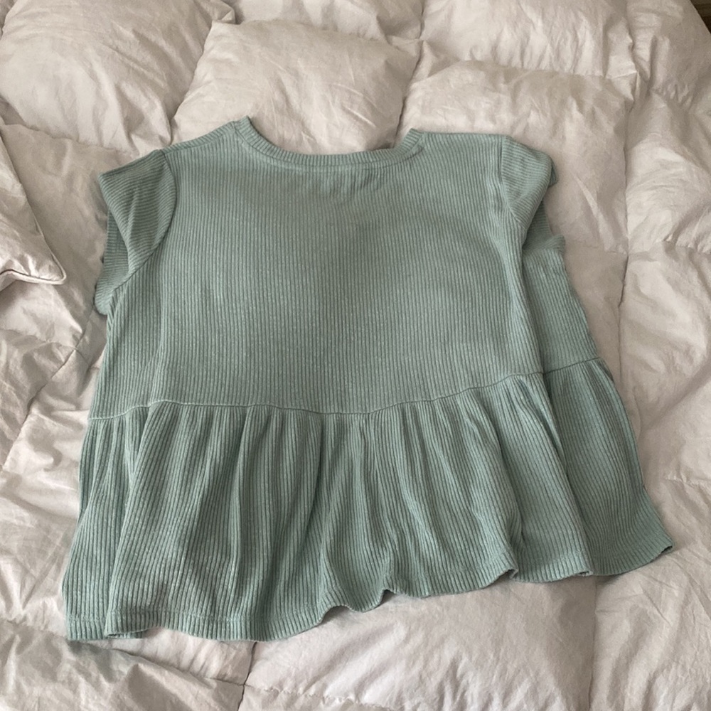 teal woman’s shirt - Picture 3 of 3